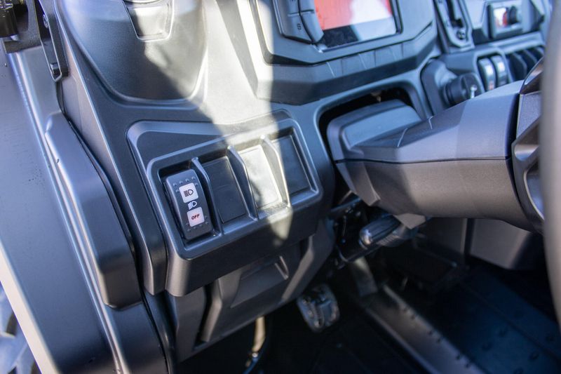 NEW 2026 CAN-AM DEFENDER MAX DPS CAB HVAC HD10 Image 17