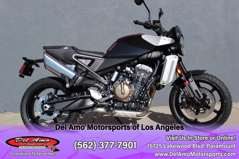 2025 Husqvarna VITPILEN 801 Image 6