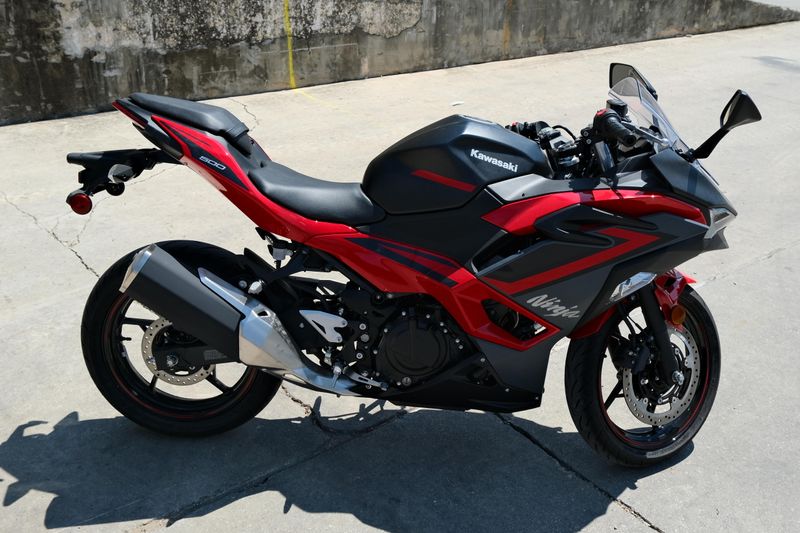 USED 2025 KAWASAKI NINJA 500 ABS Image 2