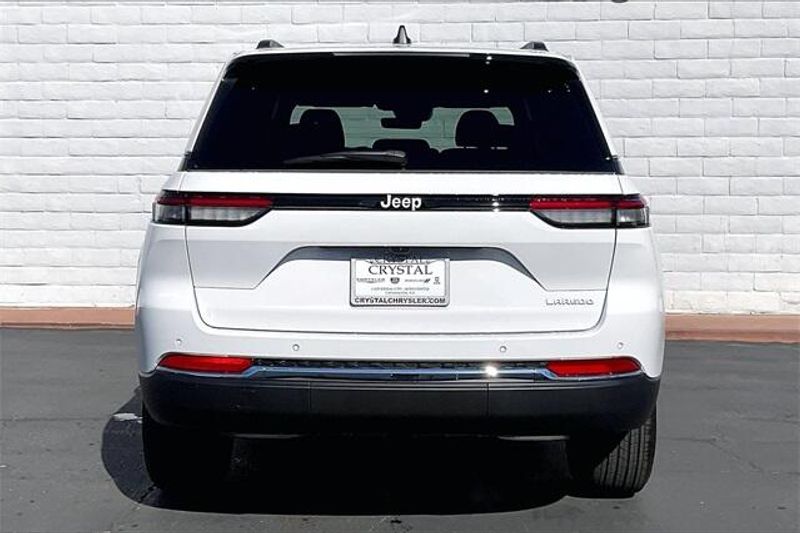 New 2025 Jeep Grand Cherokee Image 3