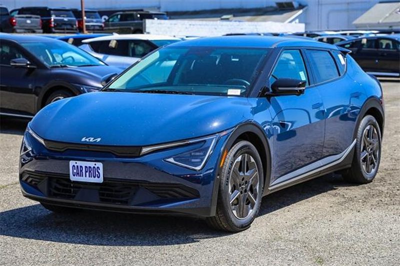 2025 Kia EV6 LightImage 12