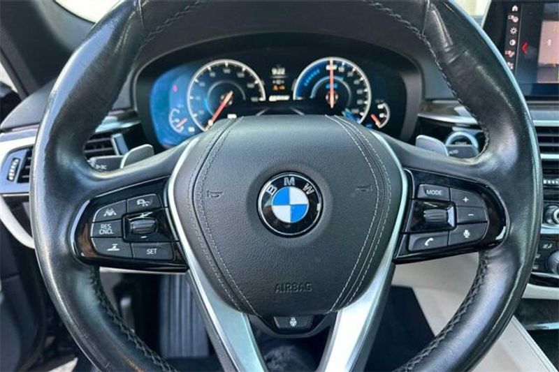 2019 BMW 5 Series 530e iPerformanceImage 21