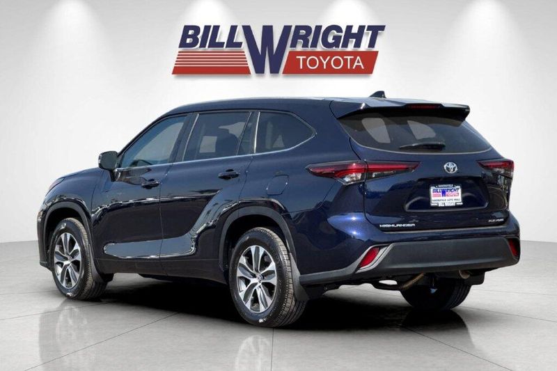 Used 2026 Toyota Highlander XLEImage 5