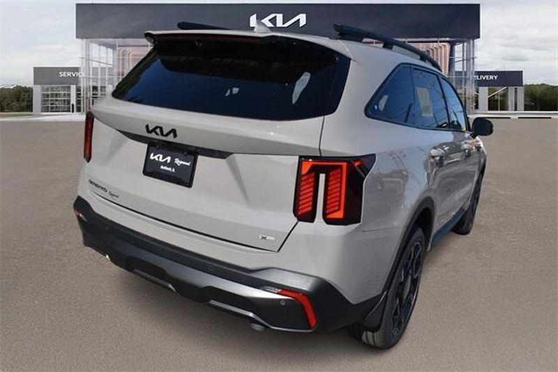 New 2025 Kia Sorento X-Line SX PrestigeImage 3