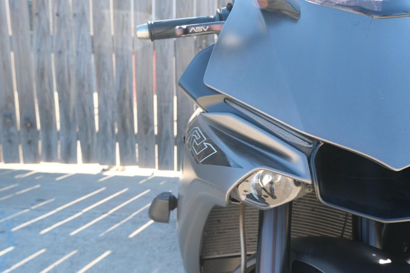 USED 2016 YAMAHA YZFR1 CA Image 22