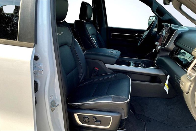 2026 Ram 1500 Laramie photo 7