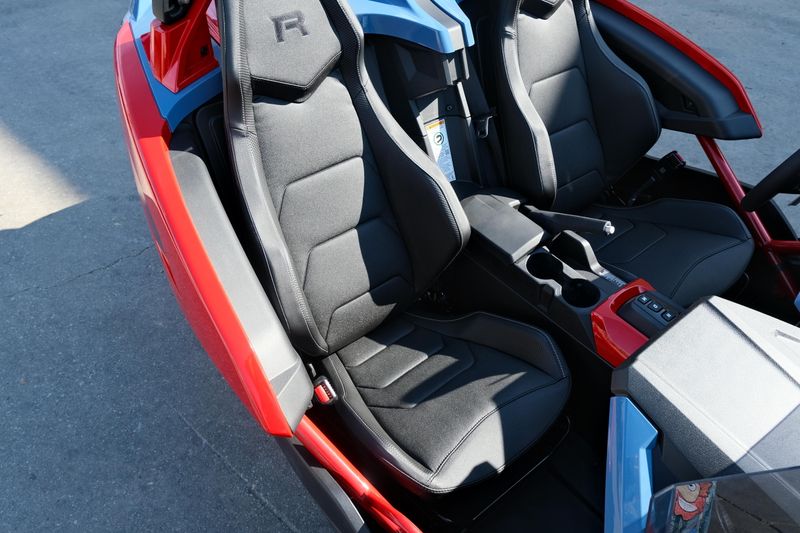NEW 2025 POLARIS SLINGSHOT R AUTODRIVE Image 15