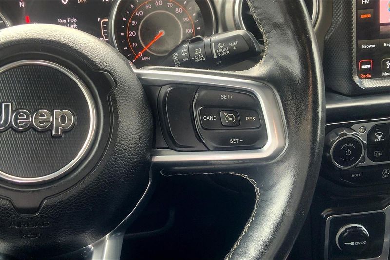 2019 Jeep Wrangler Unlimited Sahara photo 19