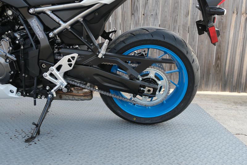 NEW 2026 SUZUKI GSX8R Image 13