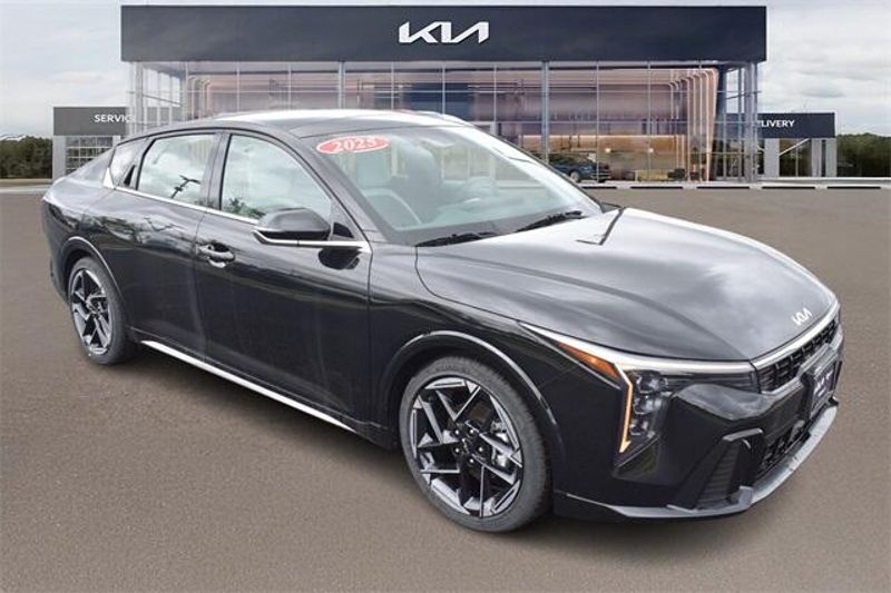 2025 Kia K4 GT-LineImage 10