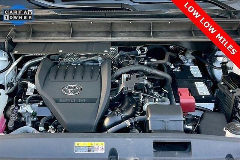 Used 2023 Toyota Highlander LimitedImage 9
