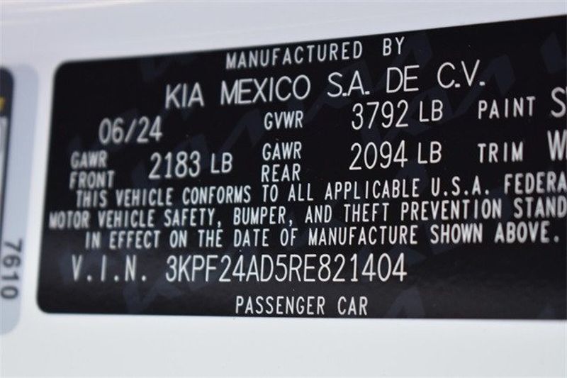 2024 Kia Forte LXSImage 30