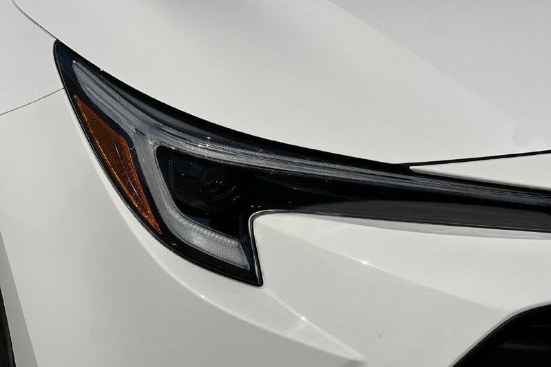 New 2027 Toyota Corolla Hybrid LEImage 29