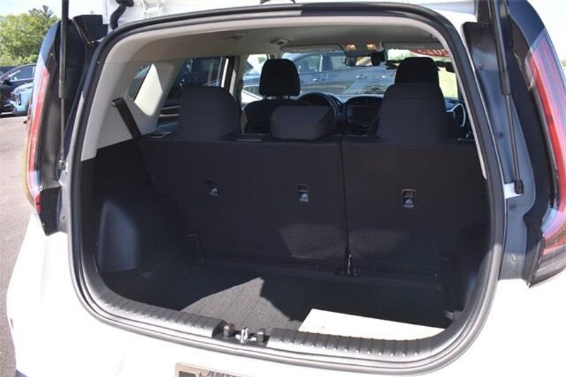 New 2025 Kia Soul LXImage 15
