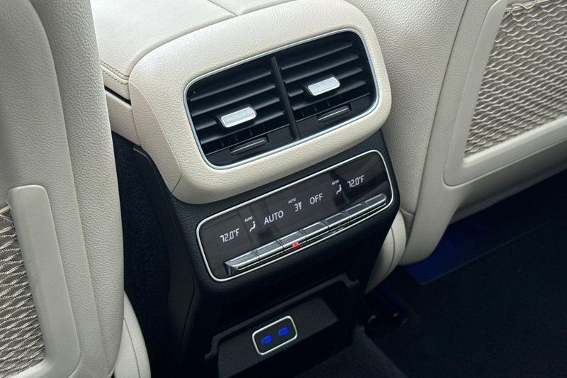 Used 2025 Mercedes-Benz GLS 450Image 14