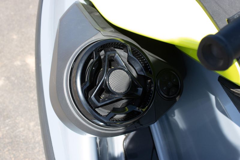 NEW 2025 SEADOO RXPX 325 WITH SOUND SYSTEM Image 8