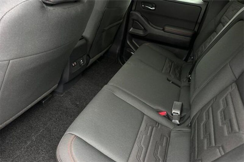 New 2025 Nissan Frontier PRO-XImage 9