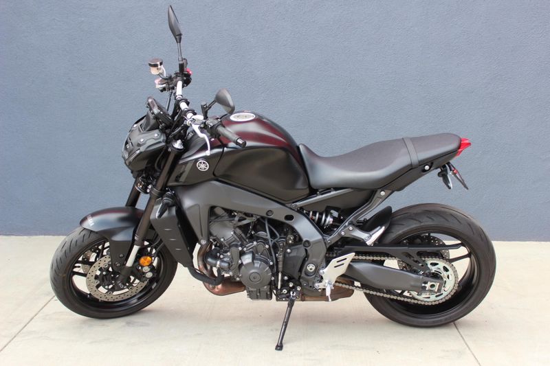 2023 Yamaha MT 09 Image 6