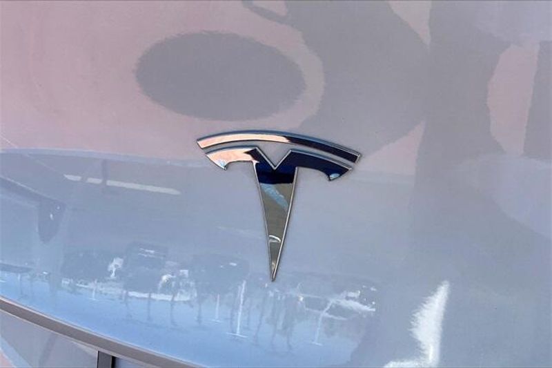 2023 Tesla Model Y Long RangeImage 31