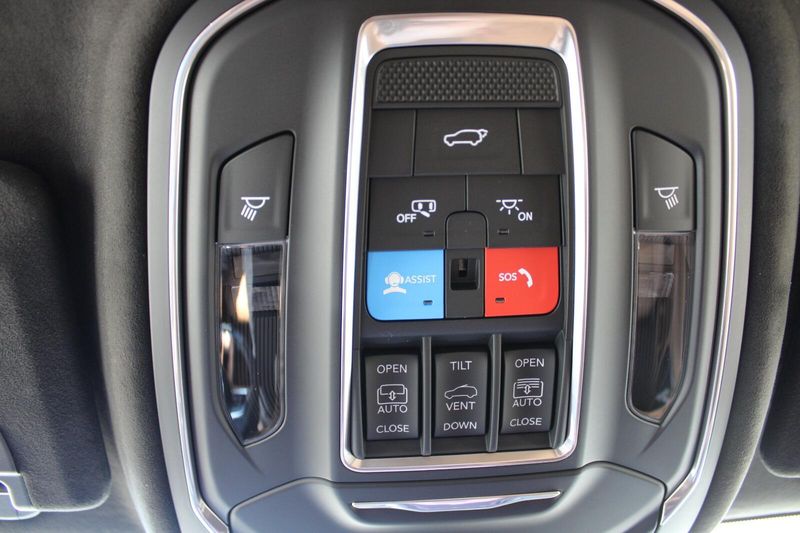 2025 Jeep Grand Cherokee L Summit Reserve photo 18