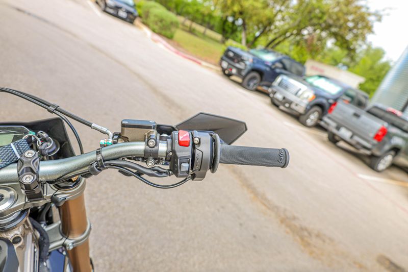 NEW 2025 SURRON ULTRA BEE X Image 4