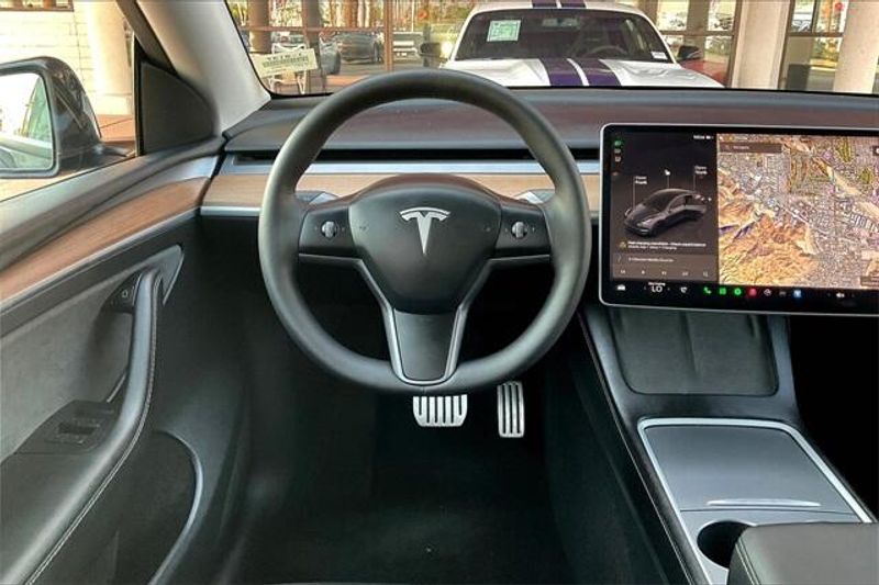 2024 Tesla Model Y PerformanceImage 4