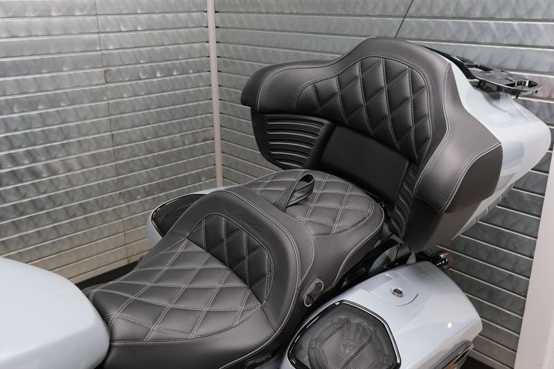 NEW 2025 INDIAN MOTORCYCLE ROADMASTER POWERPLUS DARK HORSE Image 17