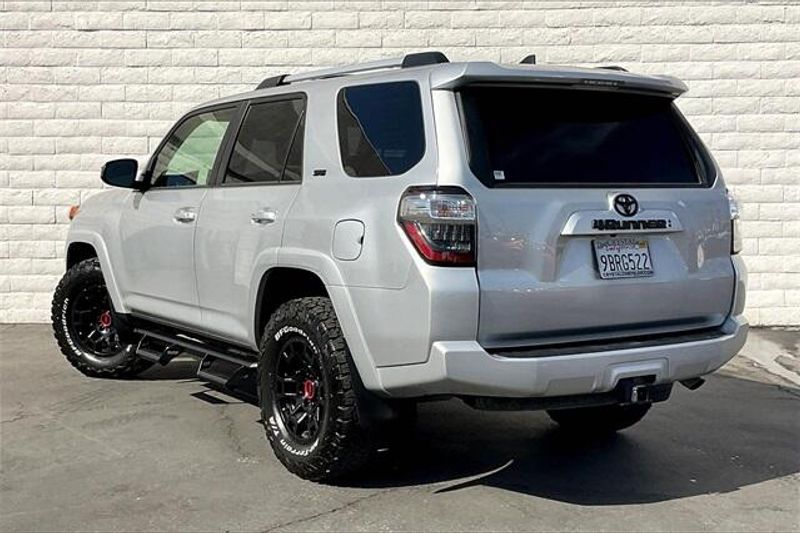 2022 Toyota 4Runner SR5Image 10