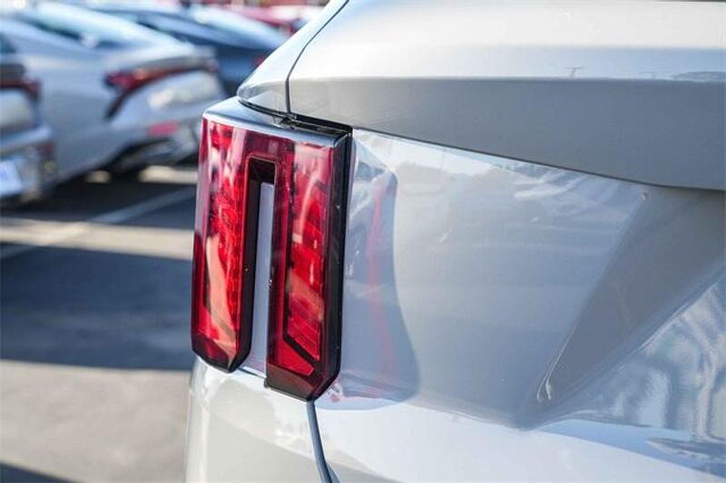 New 2025 Kia Sorento EXImage 16
