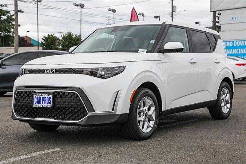 New 2025 Kia Soul LXImage 14