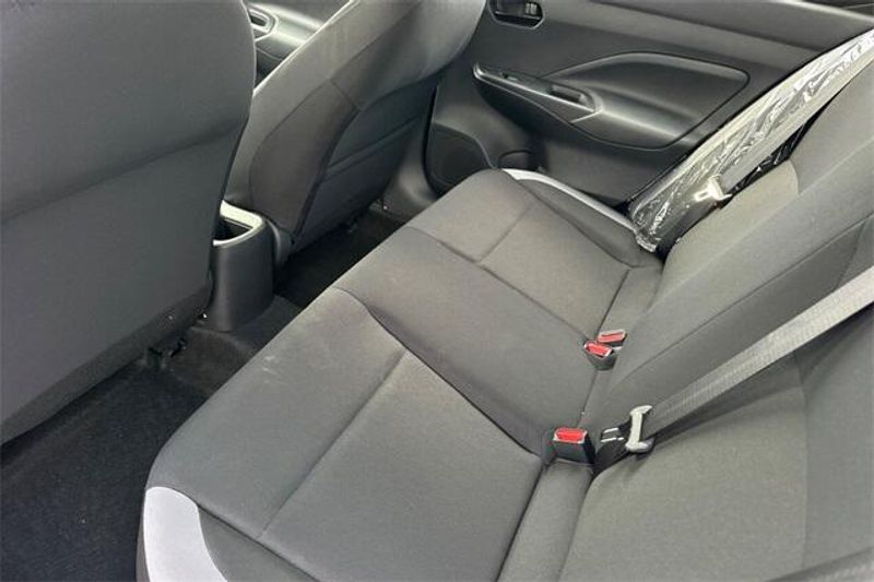 New 2025 Nissan Versa 1.6 SImage 9