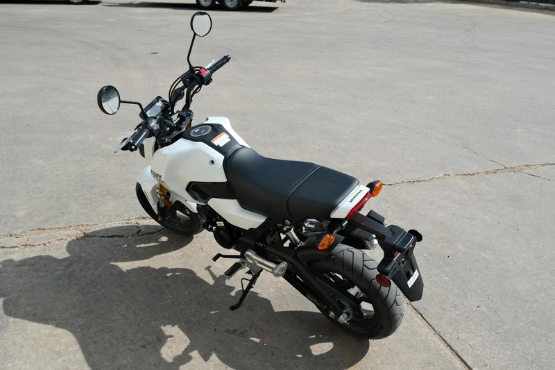 2026 Honda GROM PEARL WHITE Image 6