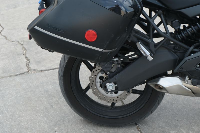 2023 Kawasaki VERSYS 650 LT METALLIC SPARK BLACK AND METALLIC FLAT SPARK BLACK Image 13
