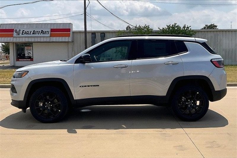 2025 Jeep Compass Latitude 4x4Image 14