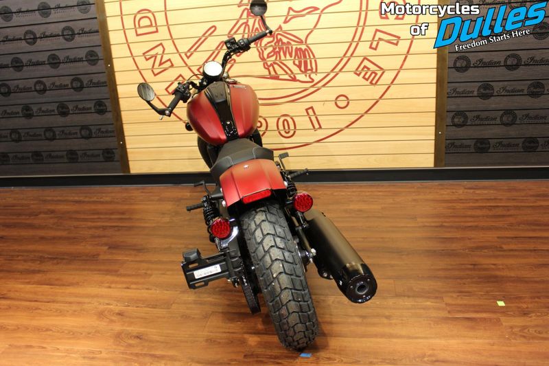 2025 Indian Motorcycle Scout Bobber Ltd w/ Tech Pkg Image 7