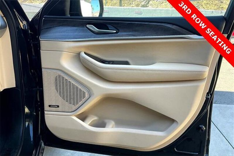 Used 2021 Jeep Grand Cherokee L LimitedImage 23