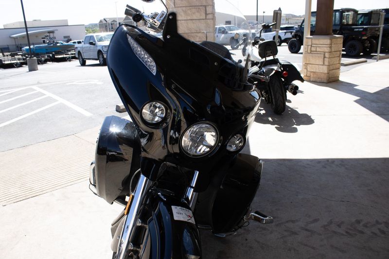 USED 2017 INDIAN MOTORCYCLE ROADMASTER BASE Image 3