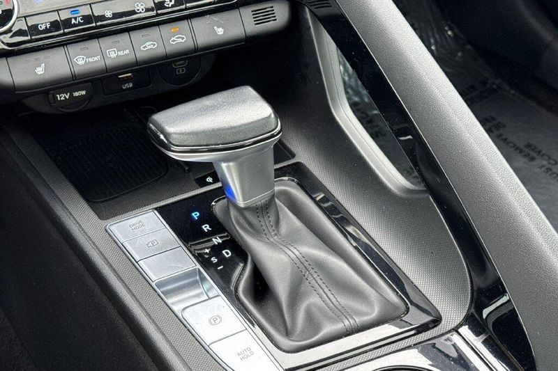 Used 2025 Hyundai Elantra SEL ConvenienceImage 19