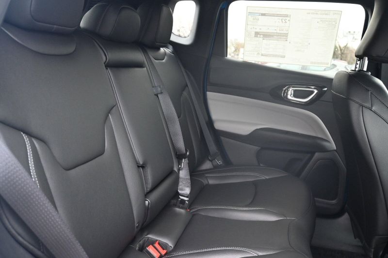 2025 Jeep Compass LimitedImage 13