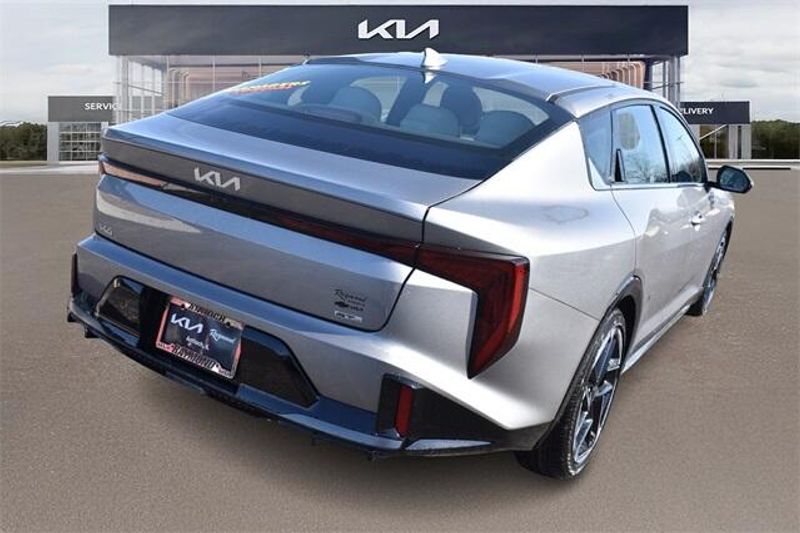 2025 Kia K4 GT-LineImage 3