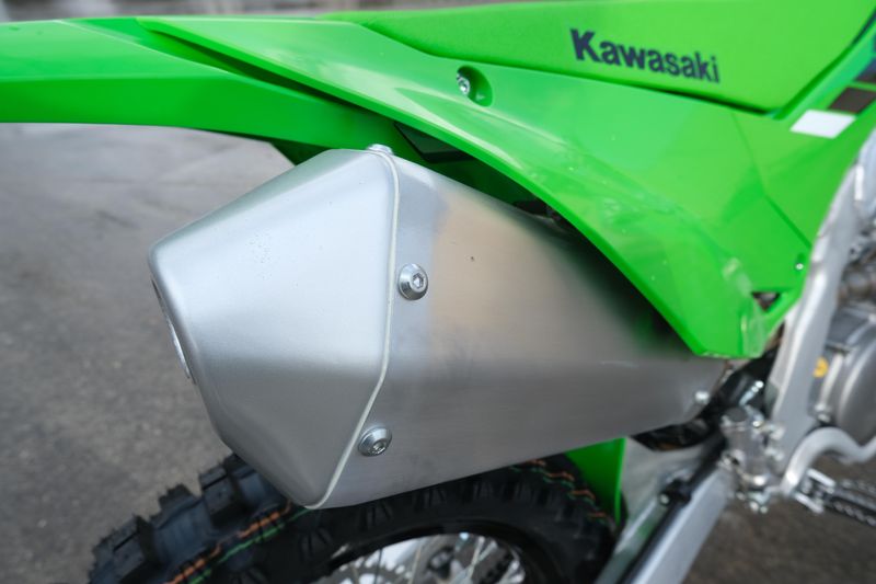 2025 Kawasaki KX450 LIME GREENImage 11