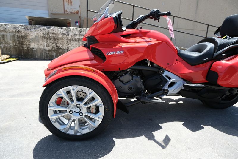 2024 Can-Am SPYDER F3 LIMITED PLASMA REDImage 25