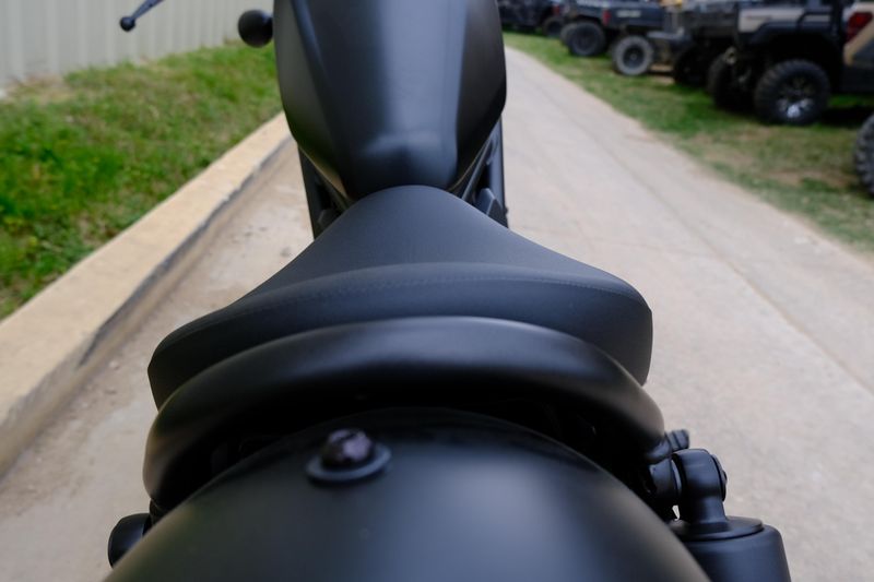 2025 Honda REBEL 300 MATTE BLACK METALLIC Image 11