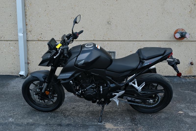 2025 Honda CB750 HORNET MATTE BLACK METALLIC Image 8