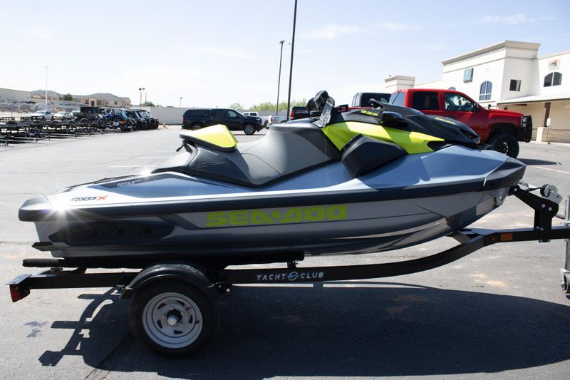 NEW 2025 SEADOO RXPX 325 WITH SOUND SYSTEM Image 4