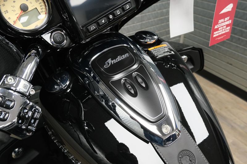 NEW 2025 INDIAN MOTORCYCLE ROADMASTER WITH POWERBAND AUDIO PACKAGE BLACK Image 19
