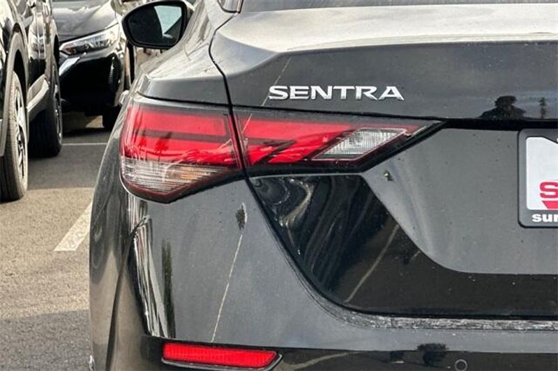 New 2025 Nissan Sentra SVImage 20
