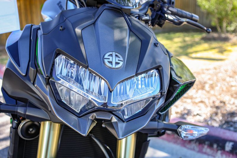 NEW 2025 KAWASAKI Z H2 SE ABS Image 31
