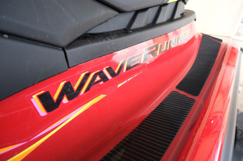 2024 Yamaha WAVERUNNER EX DELUXE TORCH RED AND BLACK Image 5