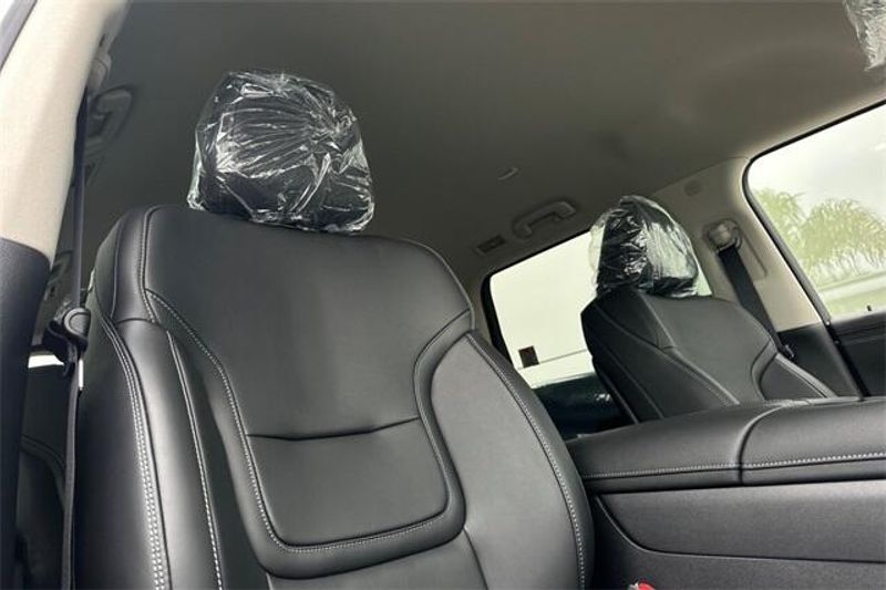 New 2025 Nissan Armada SVImage 15